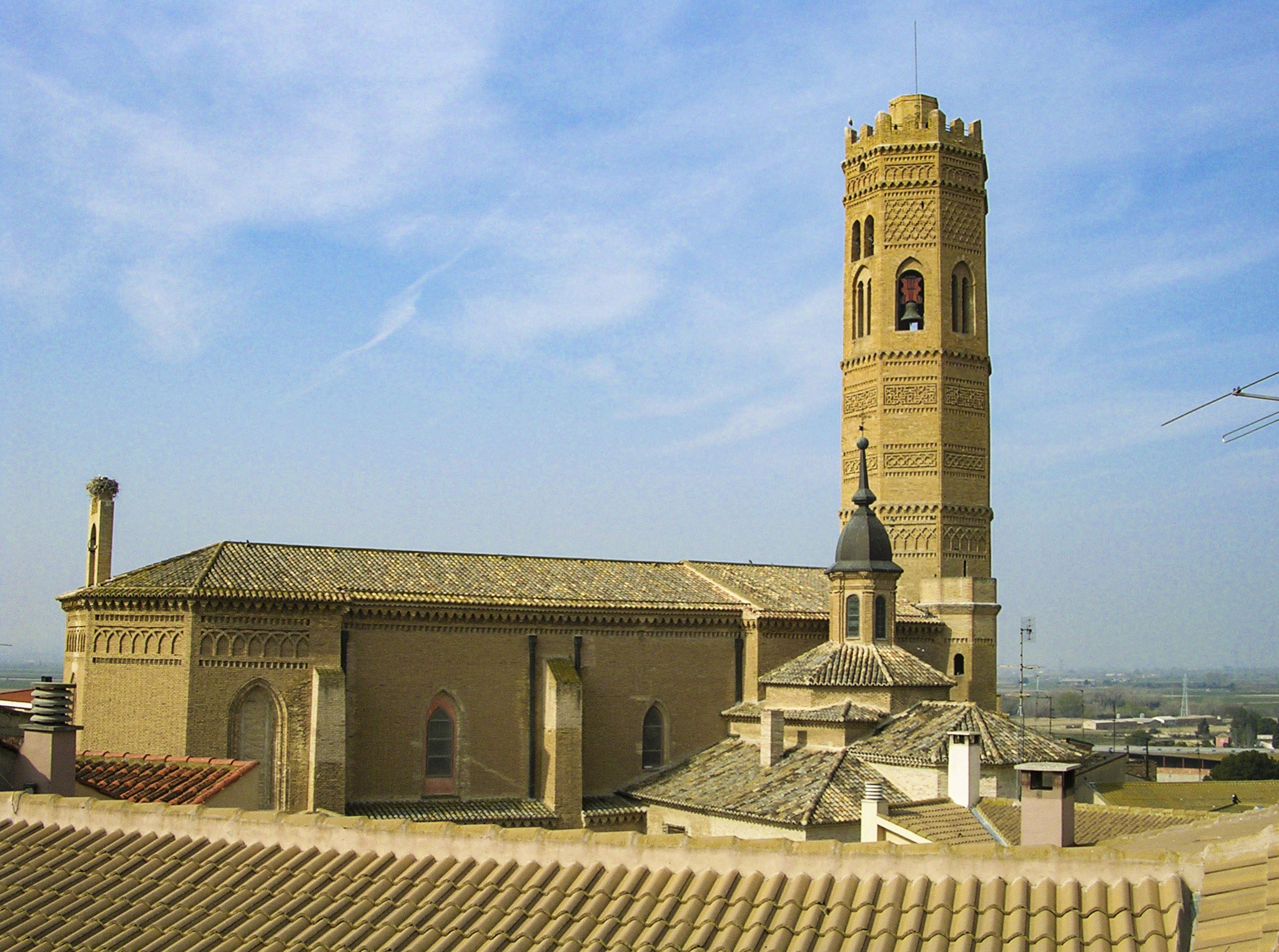 Conjunto de Torre e Iglesia de Santa Mª de Tauste